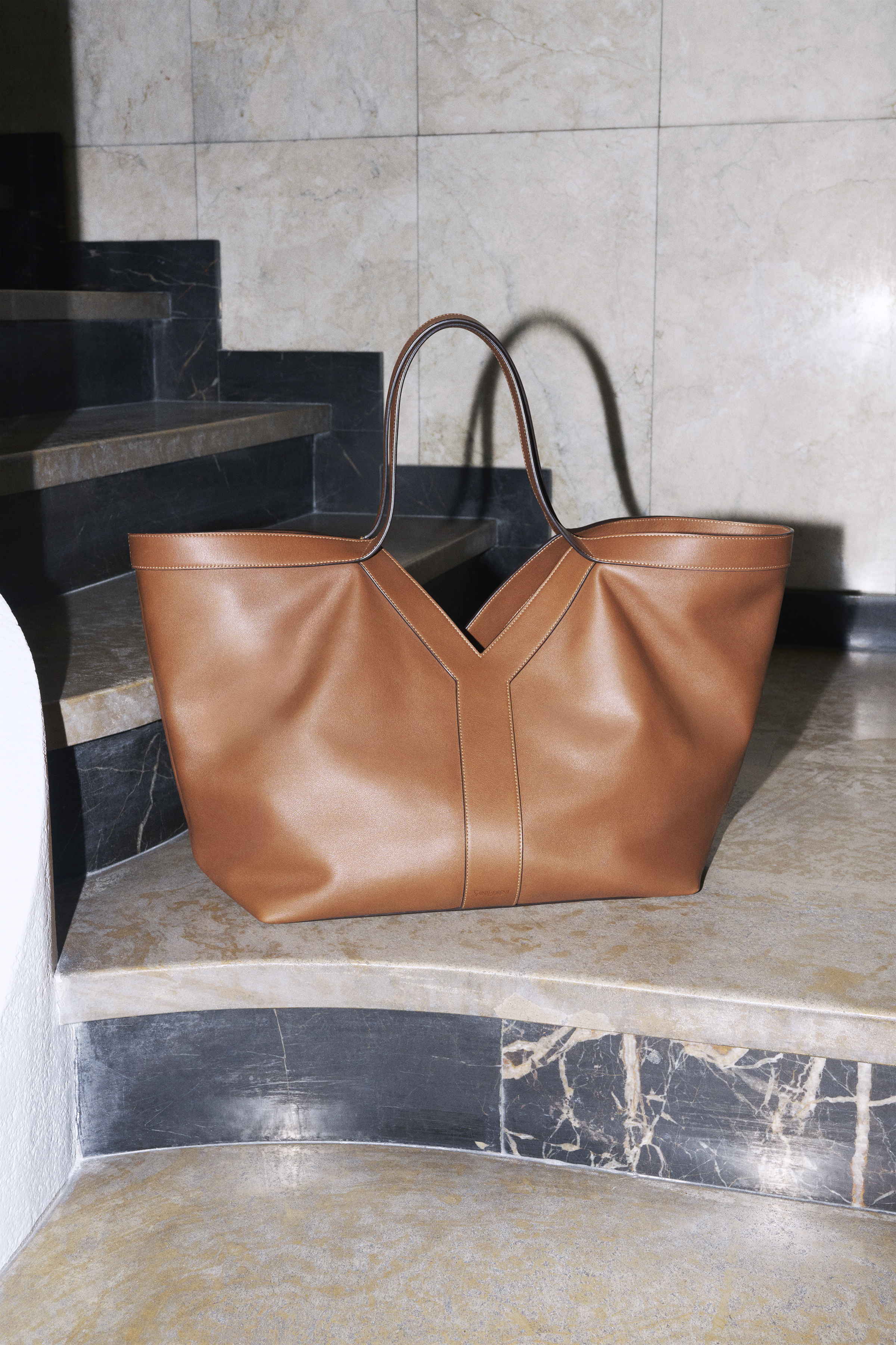 SAINT LAURENT_LOOKBOOK_WOMEN_SPRING 25_STILL LIFE_02_HR