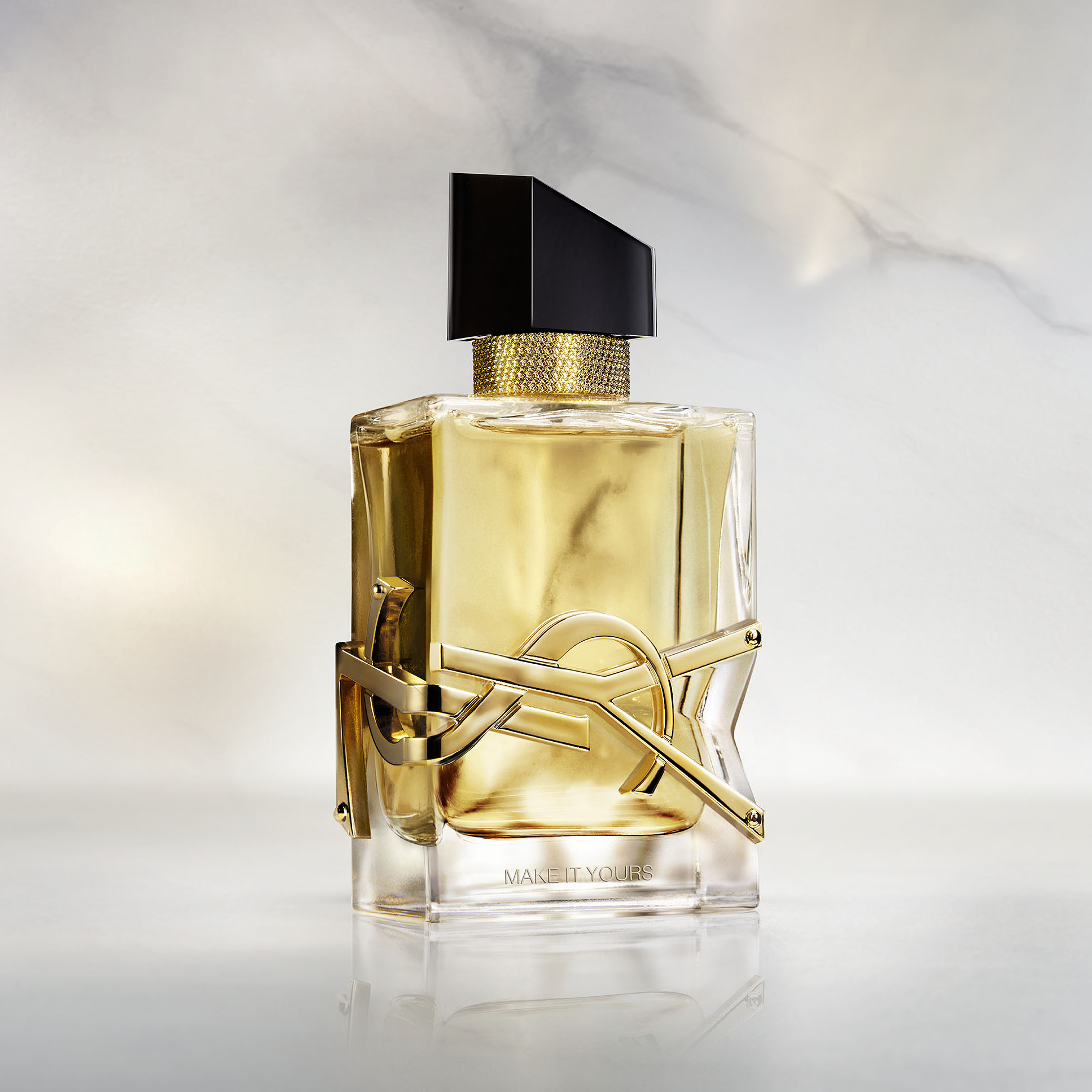 ysl_dmi_make-it-yours_engraving-24_art-of-gifting_libre-edp_alt-visual_digital-still-life_square_3000x3000px_rgb (1)
